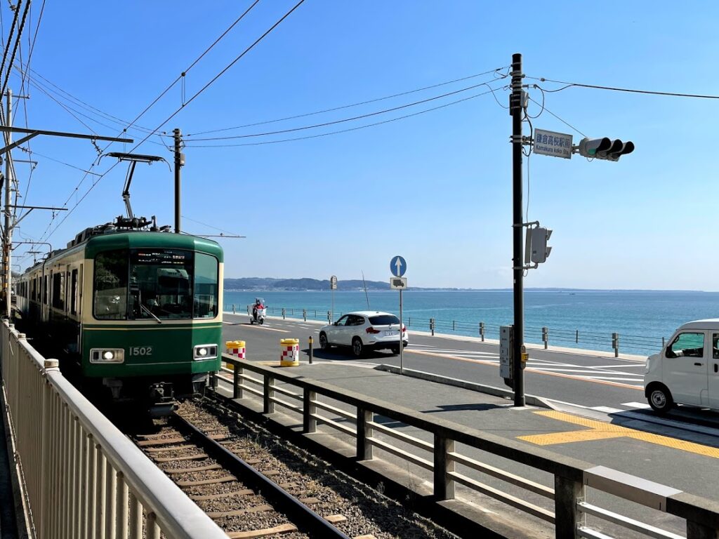 ザ 湘南 が感じられる おすすめ撮影スポット 江ノ電鎌倉高校前駅 踏切 地元をもっと知る 地域の情報ポータルサイト Jimotto ジモット